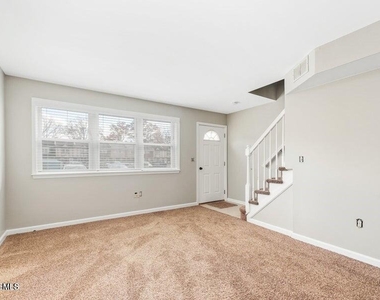 53 Briar Mills Drive - Photo Thumbnail 6