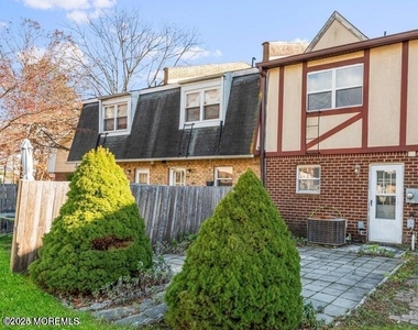 53 Briar Mills Drive - Photo Thumbnail 20