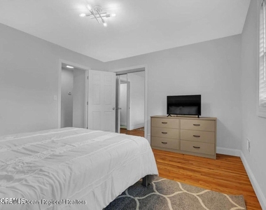 1145 Roe Avenue - Photo Thumbnail 7