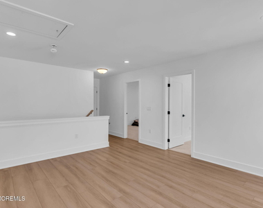 113 Mustang Drive - Photo Thumbnail 12
