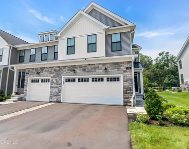 113 Mustang Drive - Photo Thumbnail 1
