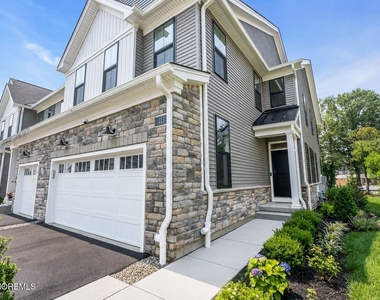 113 Mustang Drive - Photo Thumbnail 3