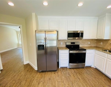312 W Heron Street - Photo Thumbnail 5
