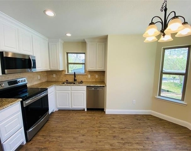 312 W Heron Street - Photo Thumbnail 3