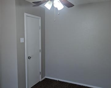 633 Christie Court - Photo Thumbnail 13