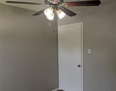 633 Christie Court - Photo Thumbnail 10