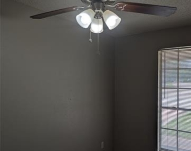633 Christie Court - Photo Thumbnail 12