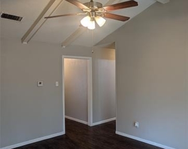 633 Christie Court - Photo Thumbnail 2