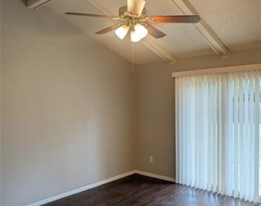 633 Christie Court - Photo Thumbnail 8