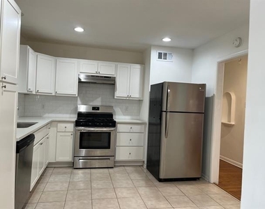9532 Dixie Lane - Photo Thumbnail 5