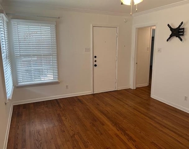 9532 Dixie Lane - Photo Thumbnail 8
