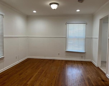 9532 Dixie Lane - Photo Thumbnail 4