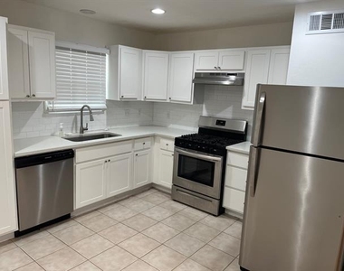 9532 Dixie Lane - Photo Thumbnail 6