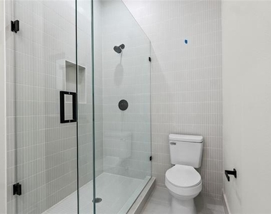 2031 N Prairie Avenue - Photo Thumbnail 17
