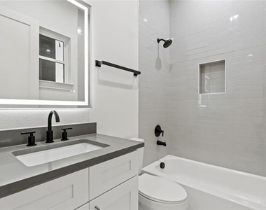 2031 N Prairie Avenue - Photo Thumbnail 14