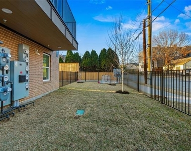 2031 N Prairie Avenue - Photo Thumbnail 4