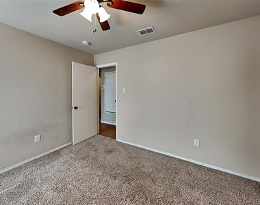 5561 Spring Ridge Drive - Photo Thumbnail 14