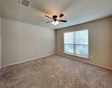 5561 Spring Ridge Drive - Photo Thumbnail 10