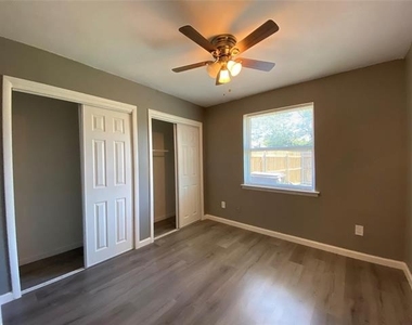 2813 Arcady Drive - Photo Thumbnail 10