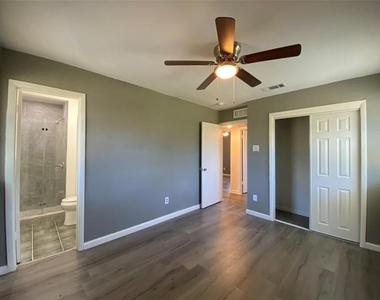 2813 Arcady Drive - Photo Thumbnail 11