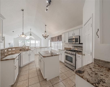 4728 Grant Park Avenue - Photo Thumbnail 6