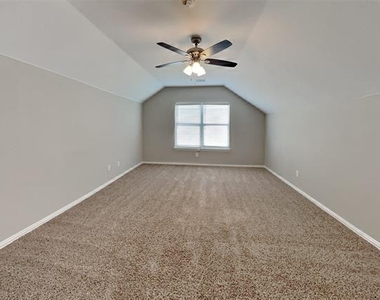 106 Rock Meadow Trail - Photo Thumbnail 3