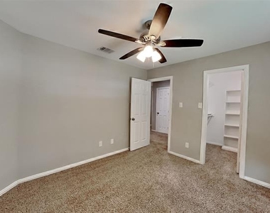 106 Rock Meadow Trail - Photo Thumbnail 17