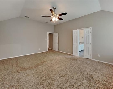 106 Rock Meadow Trail - Photo Thumbnail 11