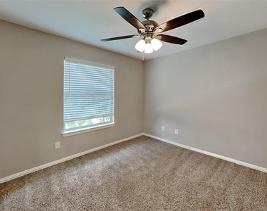 106 Rock Meadow Trail - Photo Thumbnail 18