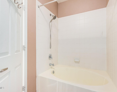 7401 W Arrowhead Clubhouse Drive - Photo Thumbnail 19