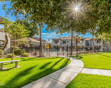 7401 W Arrowhead Clubhouse Drive - Photo Thumbnail 28