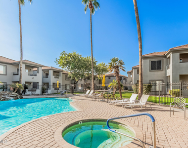 7401 W Arrowhead Clubhouse Drive - Photo Thumbnail 2