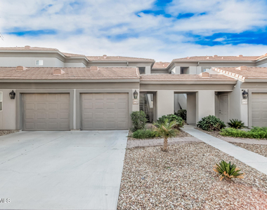 7401 W Arrowhead Clubhouse Drive - Photo Thumbnail 4