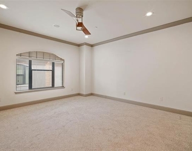 3142 Ross Avenue - Photo Thumbnail 9