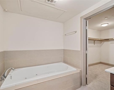 3142 Ross Avenue - Photo Thumbnail 13