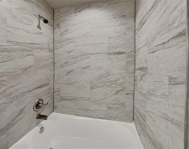 6917 Lincolnshire Lane - Photo Thumbnail 9