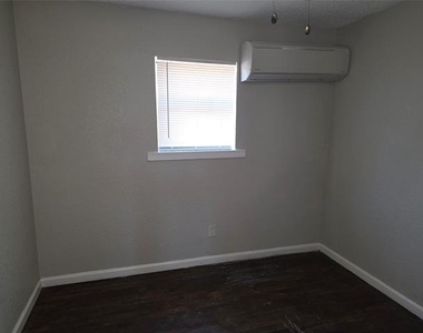 3910 Polly Street - Photo Thumbnail 5