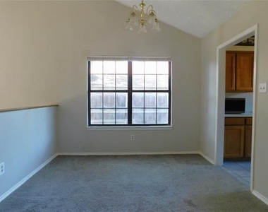 404 Pace Drive - Photo Thumbnail 6