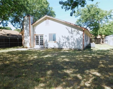 404 Pace Drive - Photo Thumbnail 21