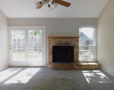 404 Pace Drive - Photo Thumbnail 9