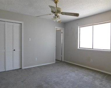 404 Pace Drive - Photo Thumbnail 13