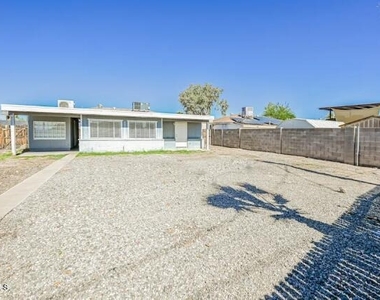 11207 W Oregon Avenue - Photo Thumbnail 8