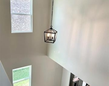 110 Brooks Drive - Photo Thumbnail 25