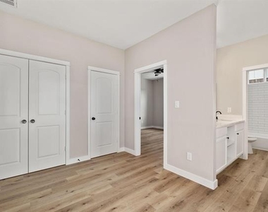 110 Brooks Drive - Photo Thumbnail 17