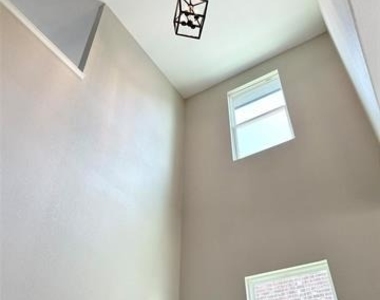 110 Brooks Drive - Photo Thumbnail 27
