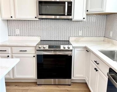 110 Brooks Drive - Photo Thumbnail 22