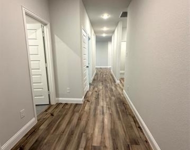 252 Fire Rock Drive - Photo Thumbnail 4