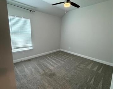252 Fire Rock Drive - Photo Thumbnail 10
