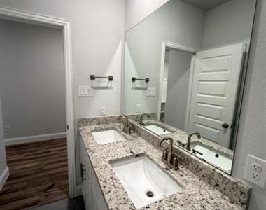 252 Fire Rock Drive - Photo Thumbnail 9