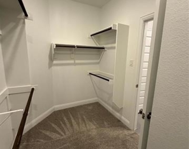 252 Fire Rock Drive - Photo Thumbnail 27